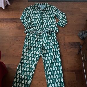 Hanna Andersson Green and White Tree Pajama Set